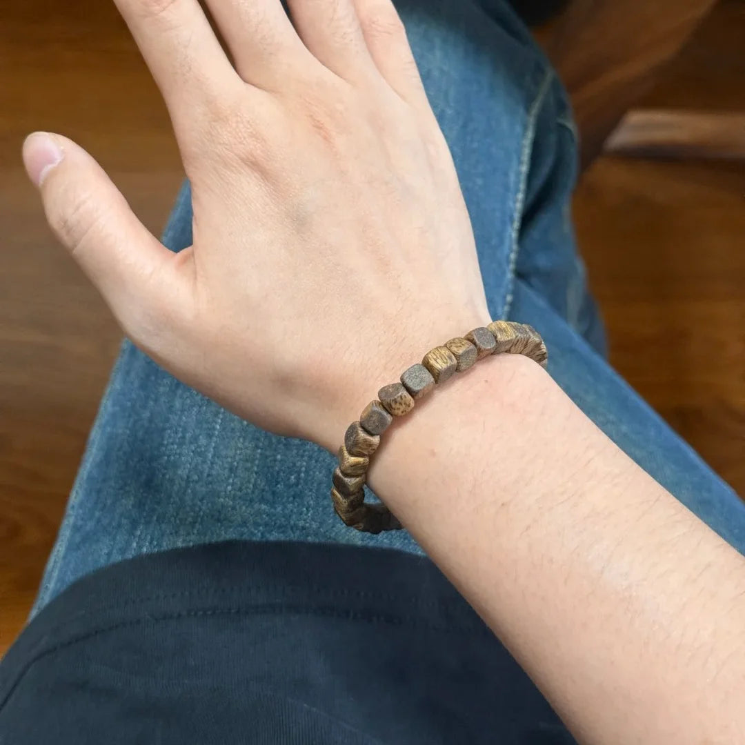 Agarwood Square Bead Bracelet（6mm）